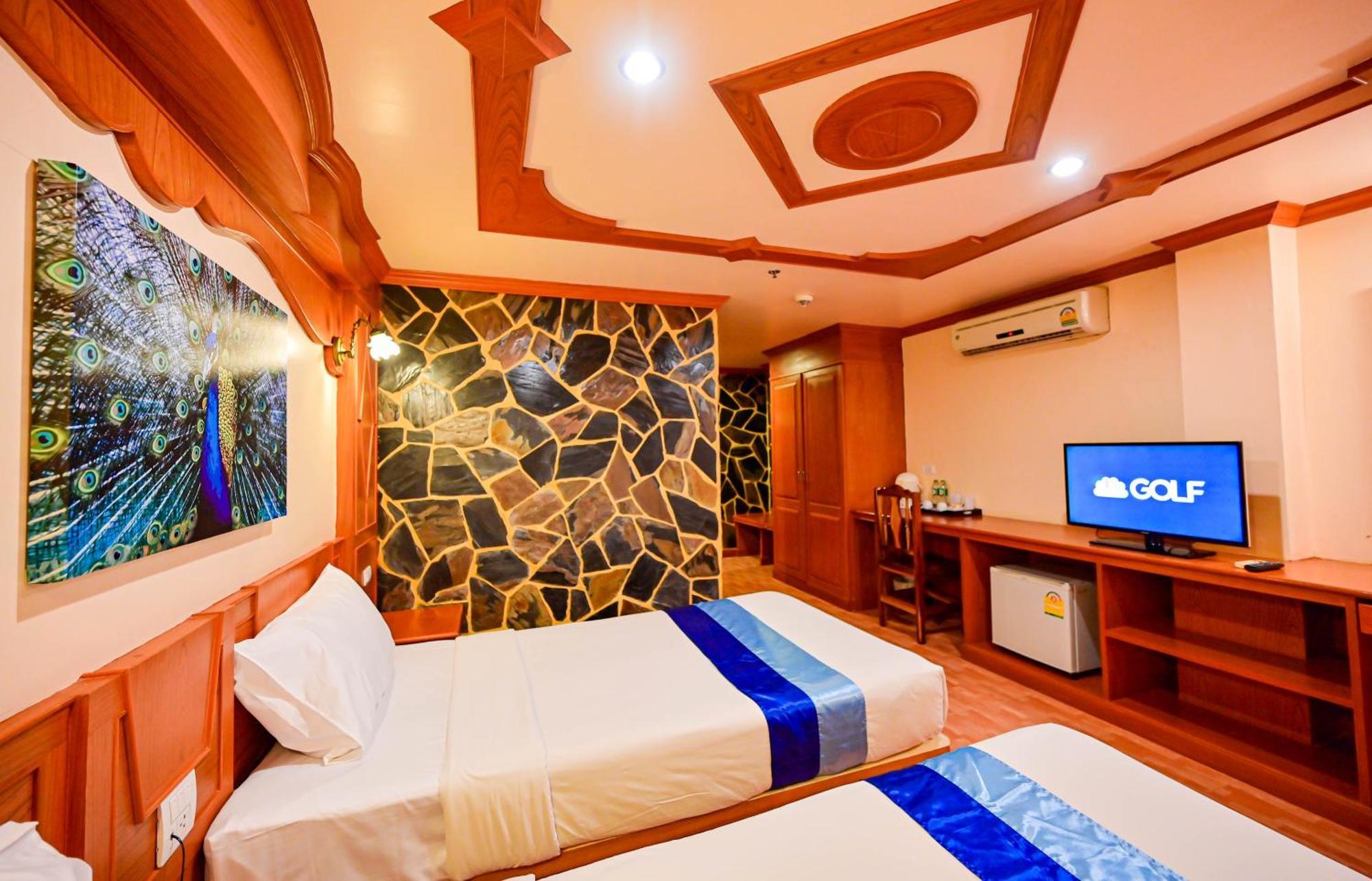 Tiger Complex Hotel Patong Екстериор снимка
