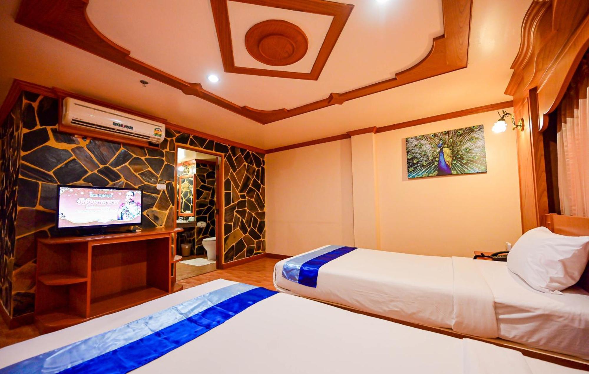 Tiger Complex Hotel Patong Екстериор снимка